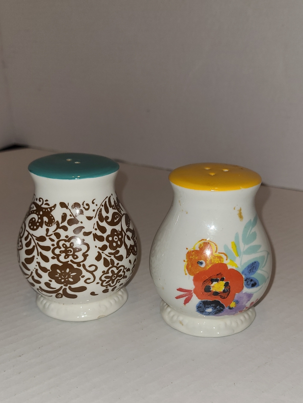 Pioneer WOMEN Salt and Pepper Shakers - Blue & Yellow Tops - Picture 2 of 4